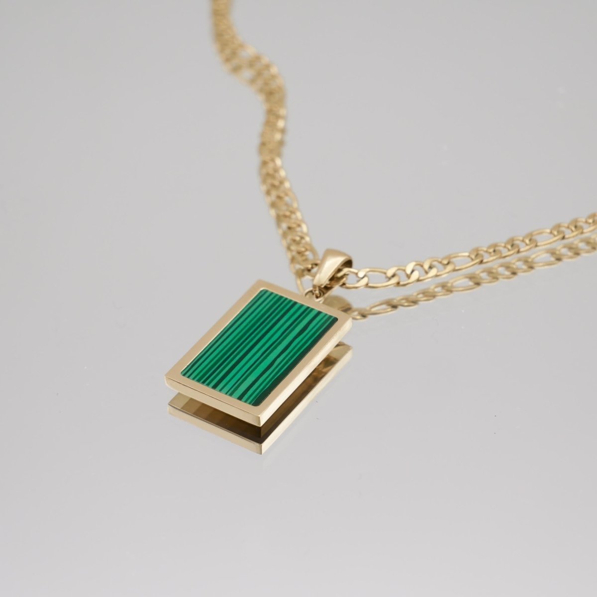 Saraya Emerald Tablet Necklace - ISMI JEWELS
