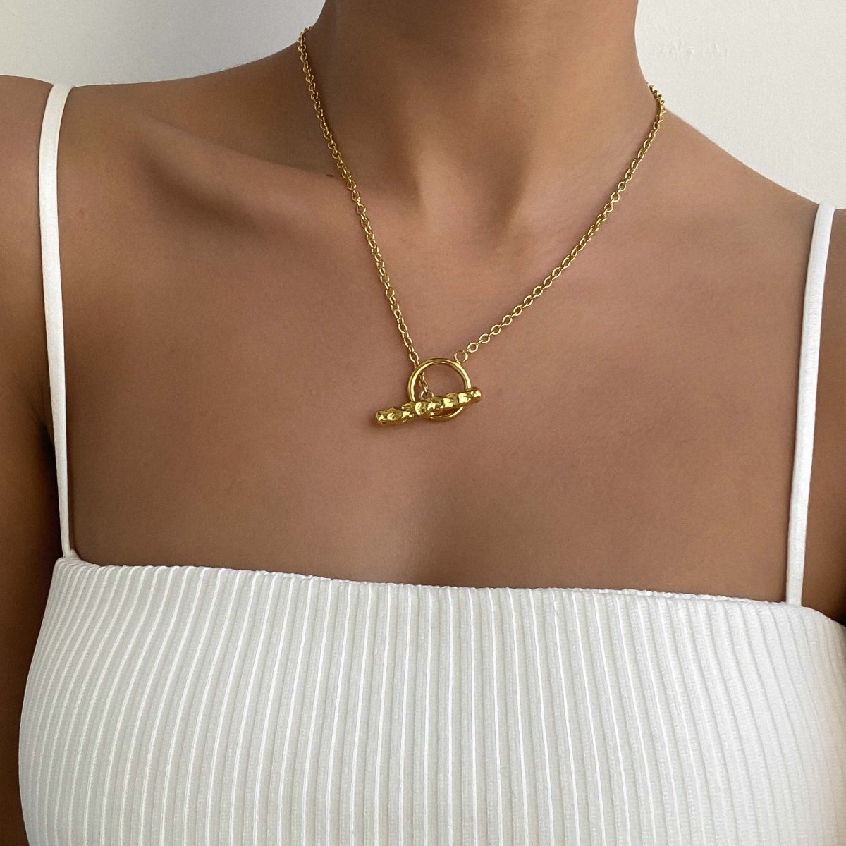 Tilly Toggle Bar Necklace - ISMI JEWELS