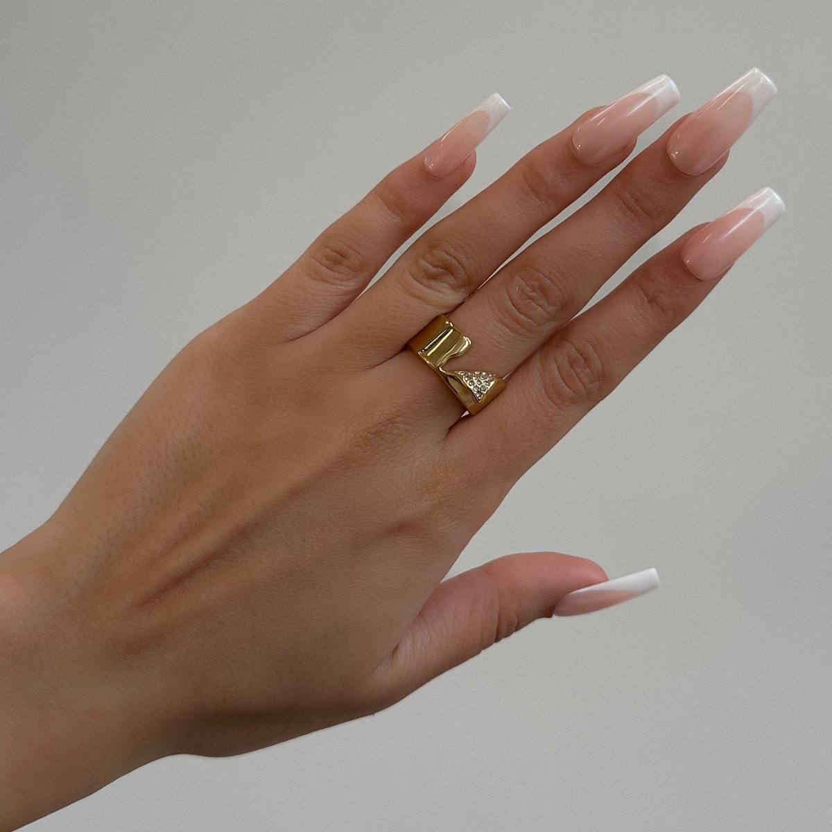 Zuri Cut Out Band Ring - ISMI JEWELS